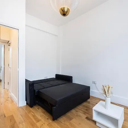 Spacious Islington *