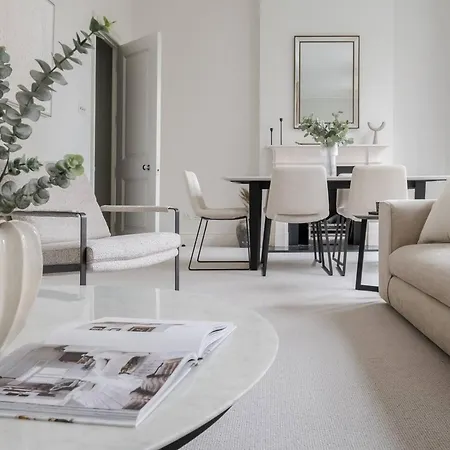 Apartment Exquisite Single-level Knightsbridge Flat Wlift *