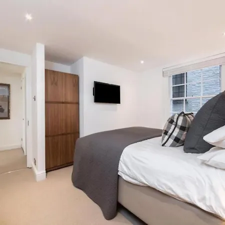 Mayfair Penthouse Location Sleeps 6 Apartment London