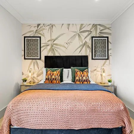 Apartment Stunning 2 Bed Flat In - Sleeps 8 -balcony *