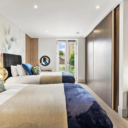 Apartment Stunning 2 Bed Flat In - Sleeps 8 -balcony *