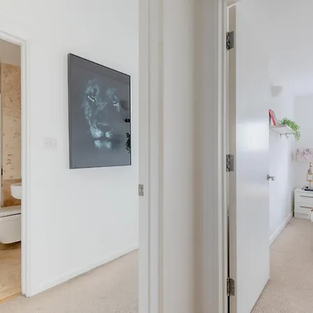 Contemporary 3bd Flat Close To Regents Canal * London