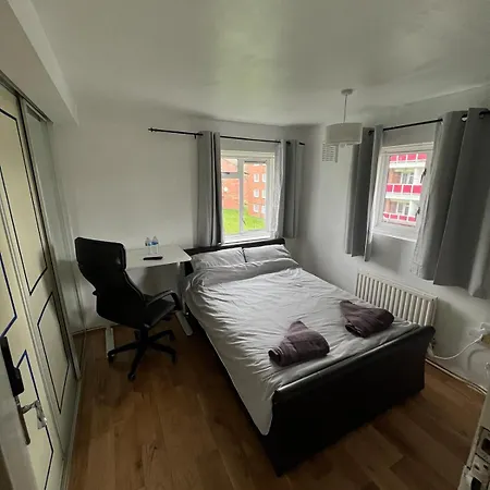 Royal Height - 3 Bed In Wembley *