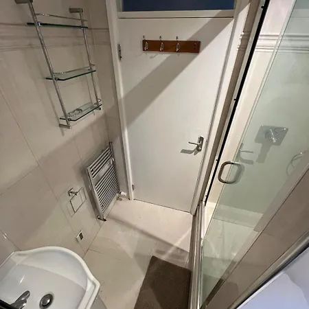 Royal Height - 3 Bed In Wembley Apartment *