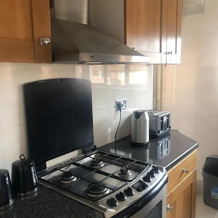 Royal Height - 3 Bed In Wembley London