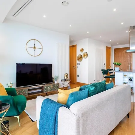 Apartment Prestige Panoramic Balcony London