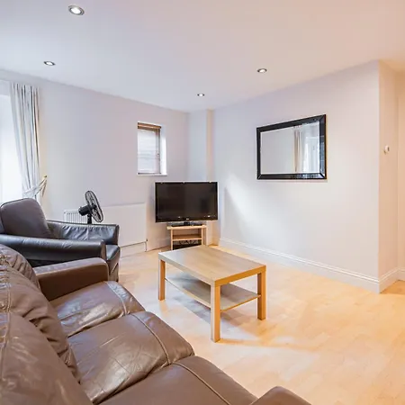 Homely 2 Bedroom Flat Near Tower Bridge Apartment *