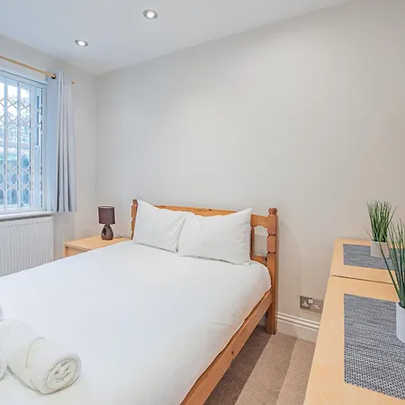 Homely 2 Bedroom Flat Near Tower Bridge *
