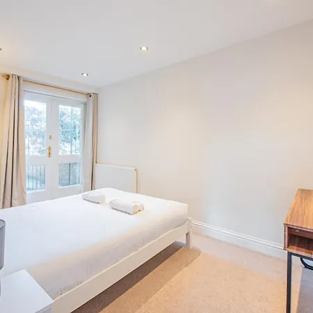 Apartment Homely 2 Bedroom Flat Near Tower Bridge London
