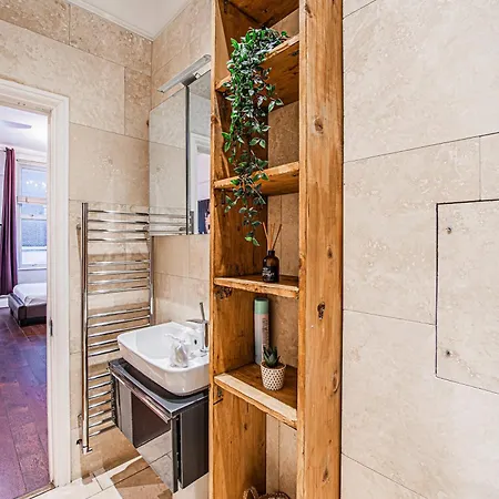 Spacious Bright In Romantic Notting Hill Apartment