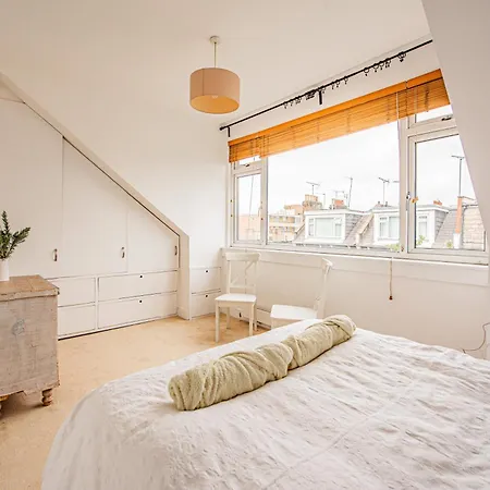 Stylish Flat Near Kensington With Spacious Balcony * London