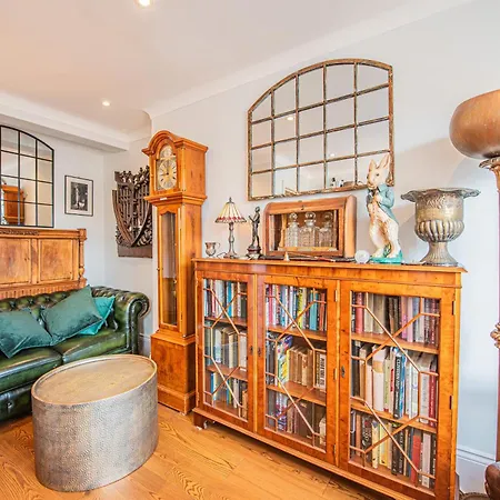 Stylish 1-bed Flat In Soho - Prime 伦敦