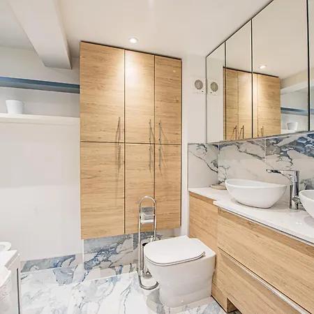 Apartment Spacious 3-bed, 2-bath Flat In Vibrant Brondesbury London