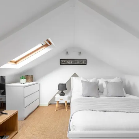 39 Second Avenue London