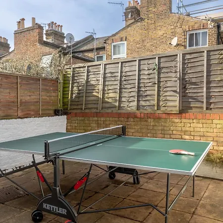 39 Second Avenue Holiday home *