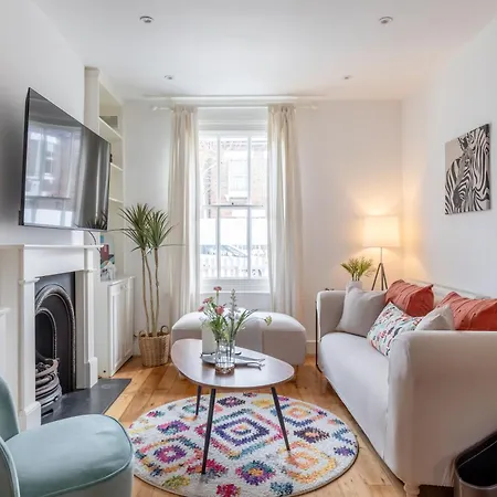 39 Second Avenue Holiday home *