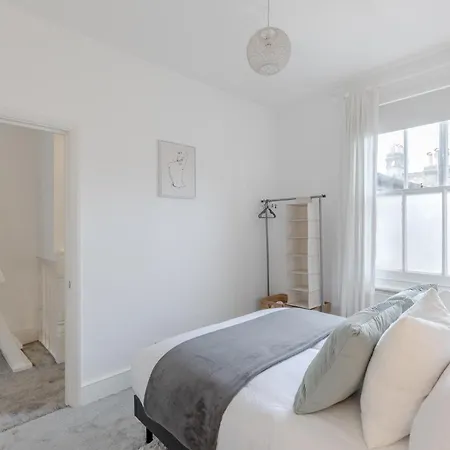 39 Second Avenue Holiday home
