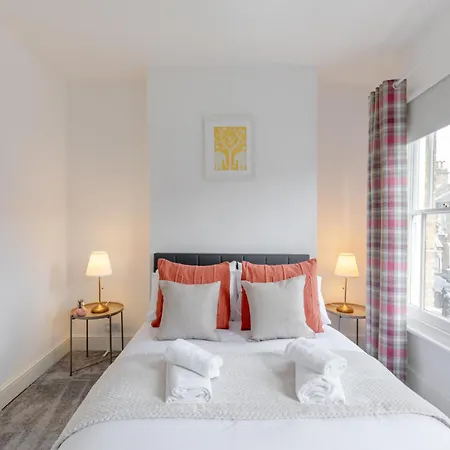 39 Second Avenue Holiday home *