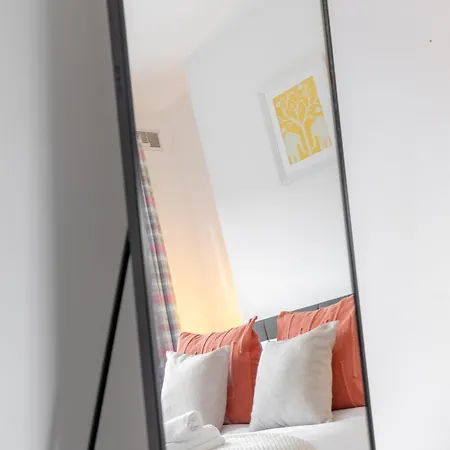 39 Second Avenue London
