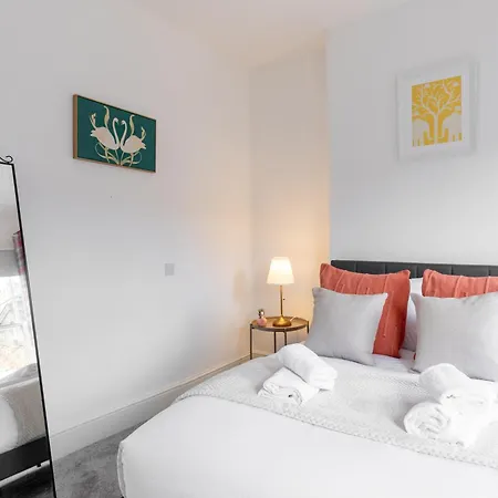 39 Second Avenue Holiday home *