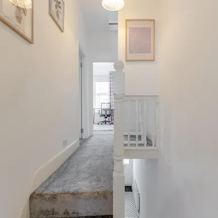 39 Second Avenue Holiday home London
