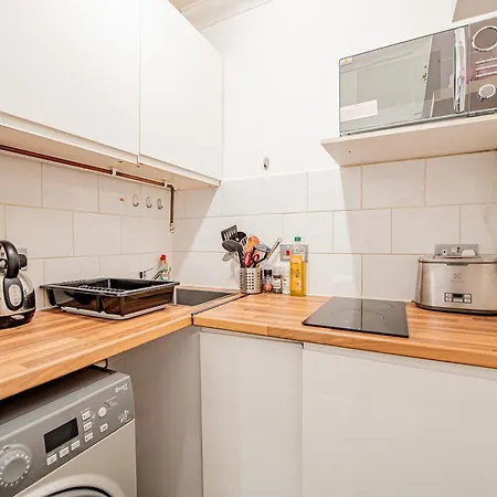 Beautiful In Iconic Paddington Apartment London