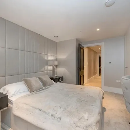 Lucas Place In Near St James's Park Holiday home