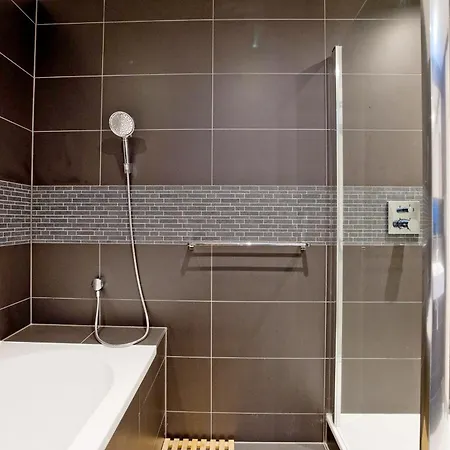 Luxury 360 Penthouse With Gym & Parking Apartment London