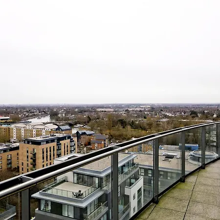 Apartment Luxury 360 Penthouse With Gym & Parking London