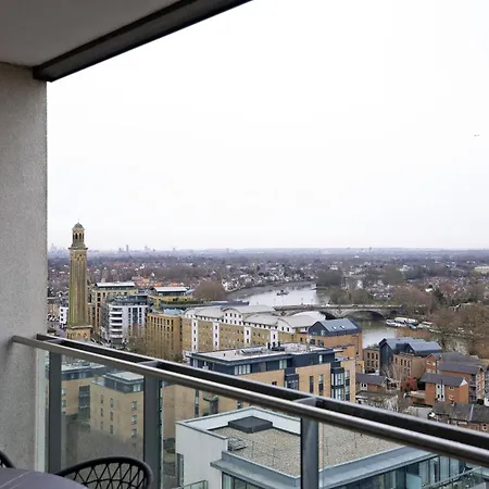 Apartment Luxury 360 Penthouse With Gym & Parking London
