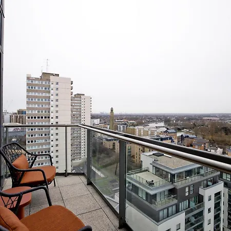 Luxury 360 Penthouse With Gym & Parking London