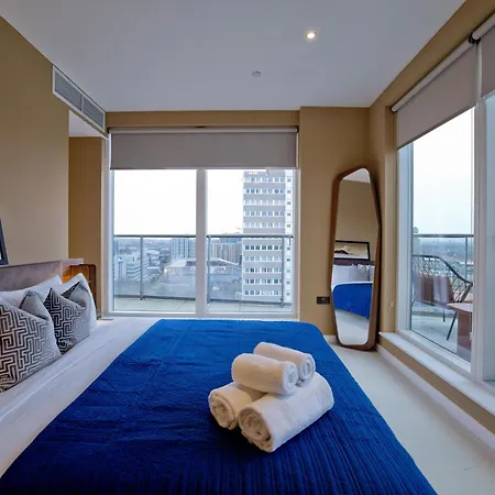 Luxury 360 Penthouse With Gym & Parking * London