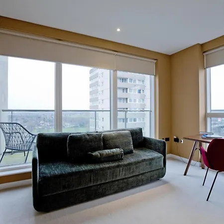 Luxury 360 Penthouse With Gym & Parking