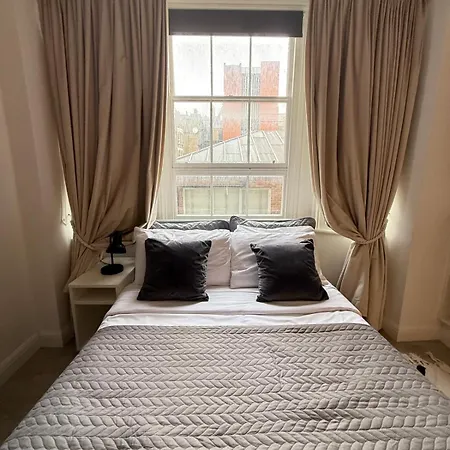 2 Bed In Oxford Street London