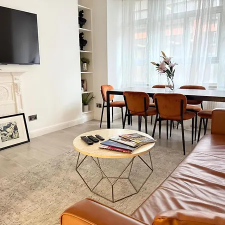 2 Bed In Oxford Street * London