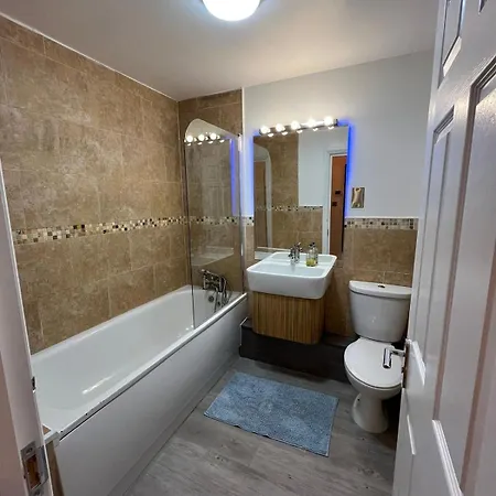 Spacious 2 Bedroom
