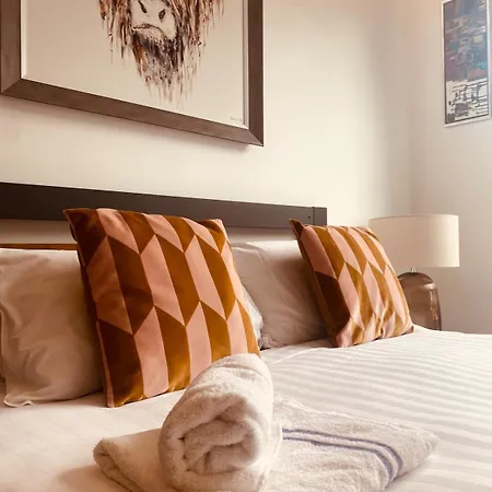 Trendy Shoreditch 3 Bed 2 Bath Penthouse With Terrace & Park View