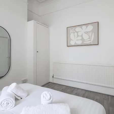 Experience Kensington Class In 2bd London