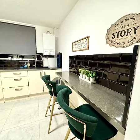 Apartment 4 Bedroom Maisonette Camden Islington *