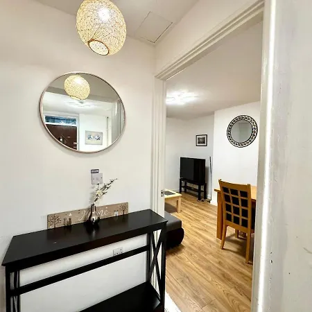 4 Bedroom Maisonette Camden Islington *