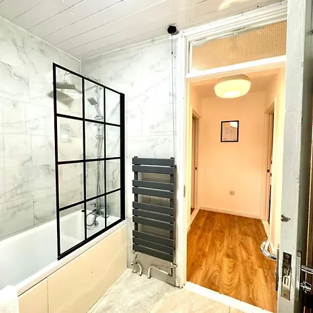 4 Bedroom Maisonette Camden Islington Apartment *