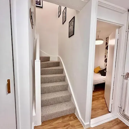4 Bedroom Maisonette Camden Islington London