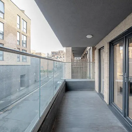 Apartment Avenir Heights By Mcf Coulsdon