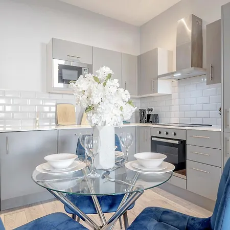 Avenir Heights By Mcf Apartment Coulsdon