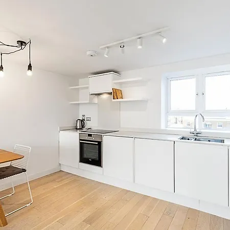 Stylish 2bedroom With Balcony *