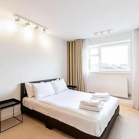 Stylish 2bedroom With Balcony