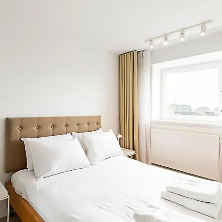 Stylish 2bedroom With Balcony Apartment *