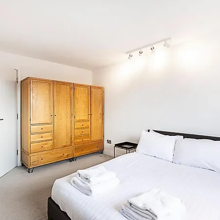 Stylish 2bedroom With Balcony Apartment *
