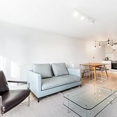 Apartment Stylish 2bedroom With Balcony London