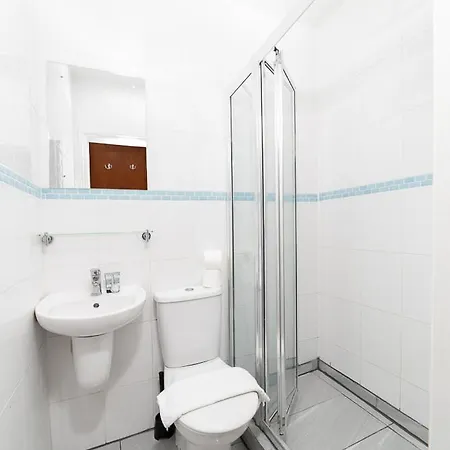 Modern & Cozy Just Steps From Hyde Park Apartment *